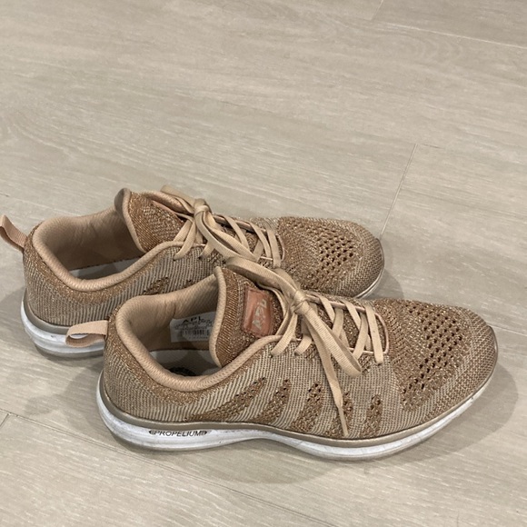 🌊APL TechLoom Pro Women’s Size 10 in Rose Gold Metal🌊 - Picture 6 of 9